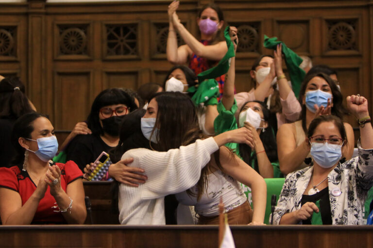 Convención aprueba en particular derecho al aborto