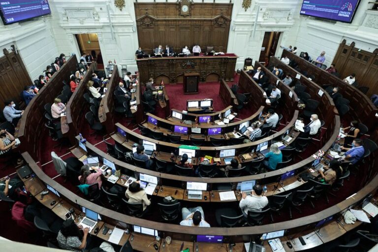 Pleno de la Convención Constitucional aprueba artículo donde se dice que “el Estado debe respetar la libertad de prensa”