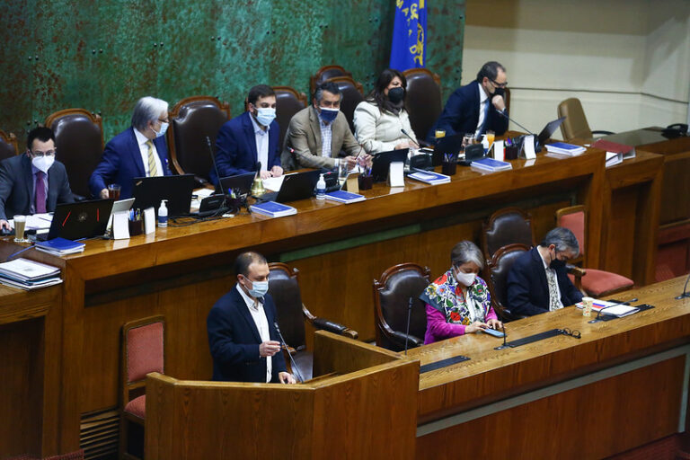 Cámara aprueba y despacha al Senado proyecto que sube salario mínimo a $400 mil