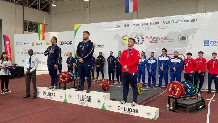 Parralino se sube al podio en  Sudamericano de Powerlifting