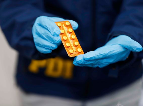 PDI y UTalca llaman a no comprar medicamentos en la calle o ferias