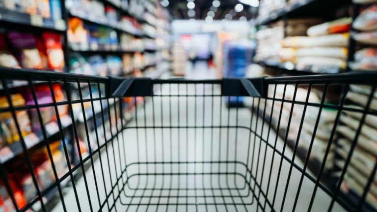 Juez acusado de robar en supermercado de Curicó fue suspendido por cuatro meses