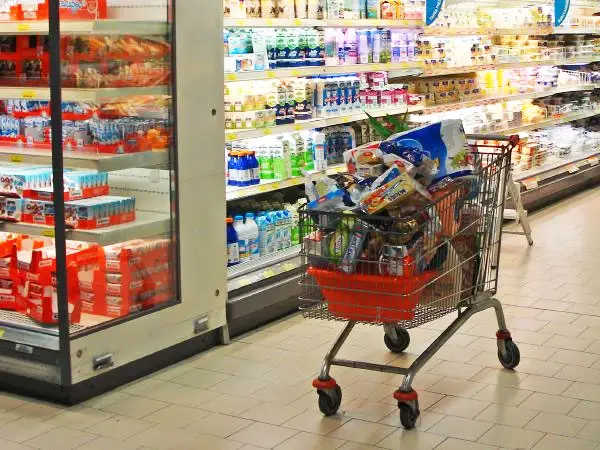 Compras en masa a Argentina: Uruguayos también aprovecharán el favorable cambio de dólar para ir a comprar al país trasandino