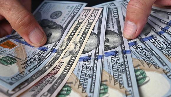 Dólar comienza la jornada con alza