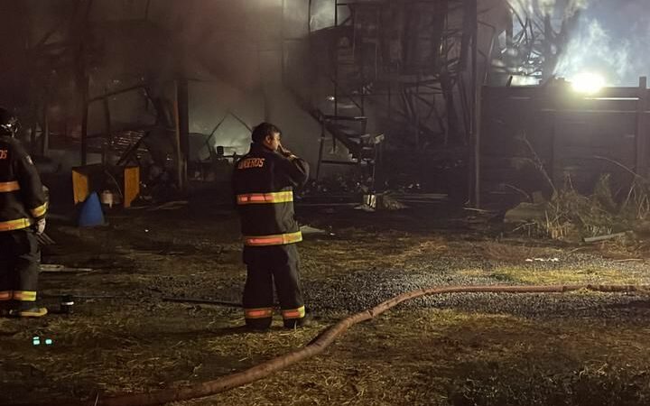 Cauquenes: Incendio consumió Ex discoteque en Difunta Correa
