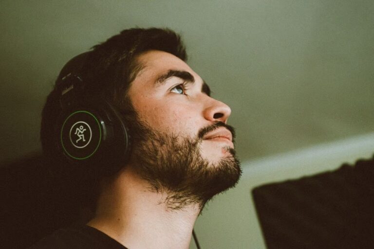 Cantante y compositor Cristobal Briceño presentará su show este 16 de junio en Talca