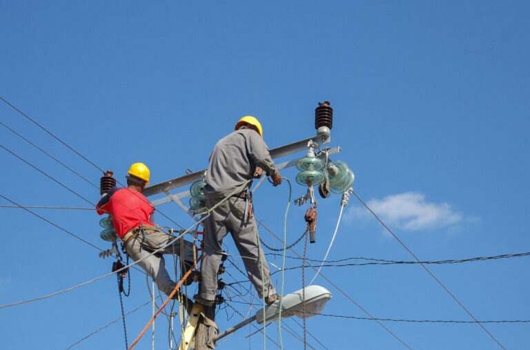 CGE anuncia cortes de luz programados en Talca y otras comunas del Maule