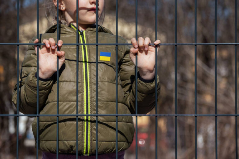 Rusia habría violado los derechos de 20 mil niños ucranianos deportados según la Unión Europea