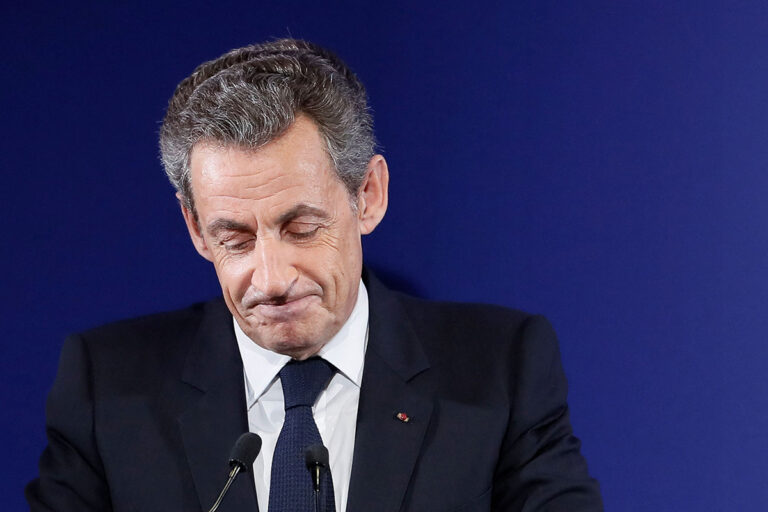 Expresidente francés Nicolas Sarkozy es condenado a cárcel por corrupción 