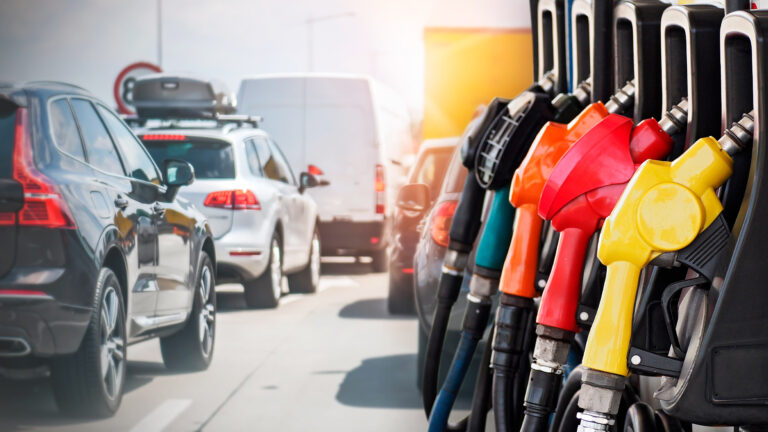 Importante baja del combustible comenzará a regir desde hoy