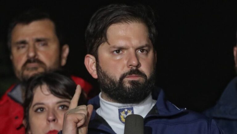 Boric: “Ni el seremi del Maule ni Daniela Dresdner tienen responsabilidades políticas que pagar”