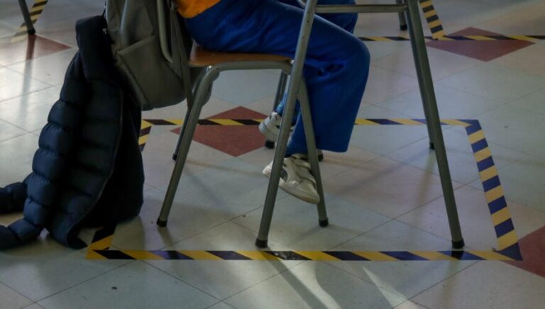 Denuncian que charla sexual en escuela de Talcahuano tuvo tocaciones y muestra de pornografía