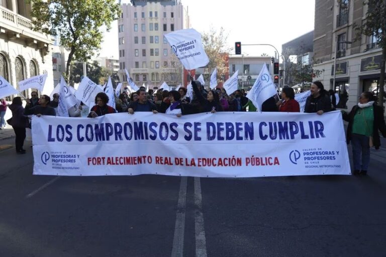 Colegio de profesores anuncia paro nacional tras infructuosas conversaciones con el MIneduc