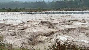 Creciente caudal del Río Teno obliga a una posible reducción de pistas debido a fuertes lluvias 
