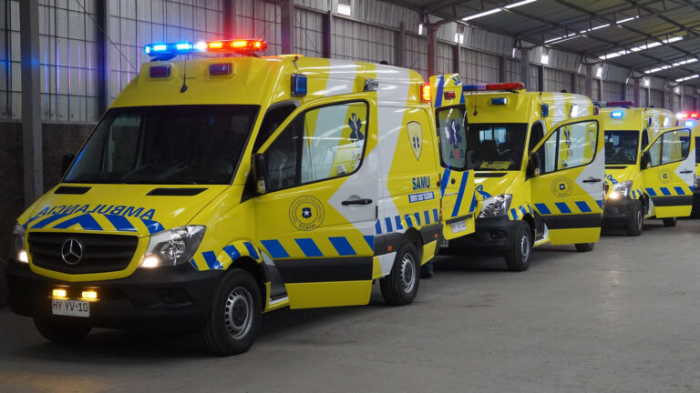 Constitución: Entregan cinco ambulancias para el Hospital 