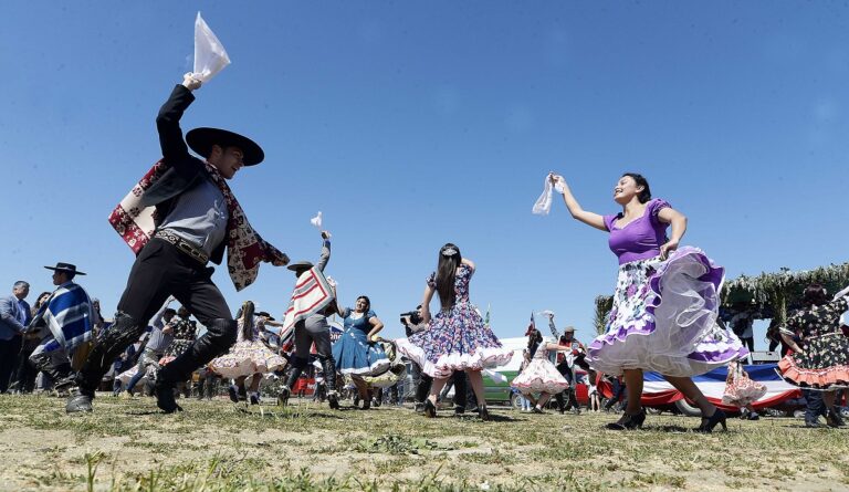Hoy se celebra el Día Nacional del Cuequero y la Cuequera en nuestro país