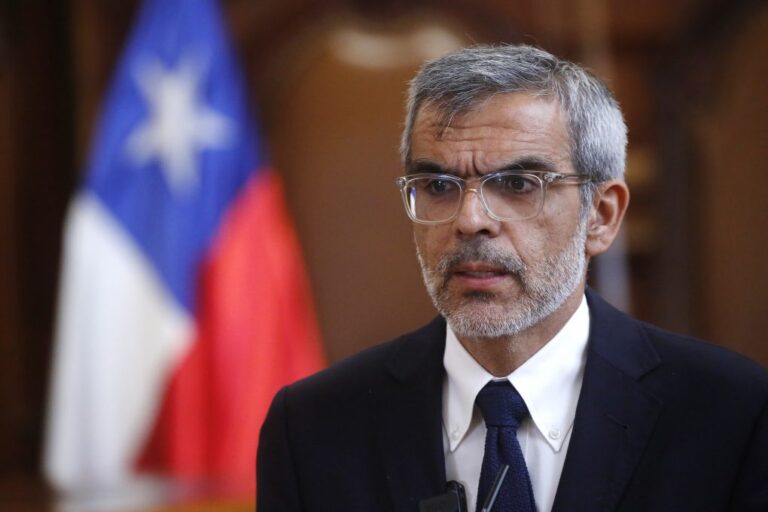 Gobierno anuncia que Democracia Viva tendrá 30 días para devolver los fondos entregados por el Minvu