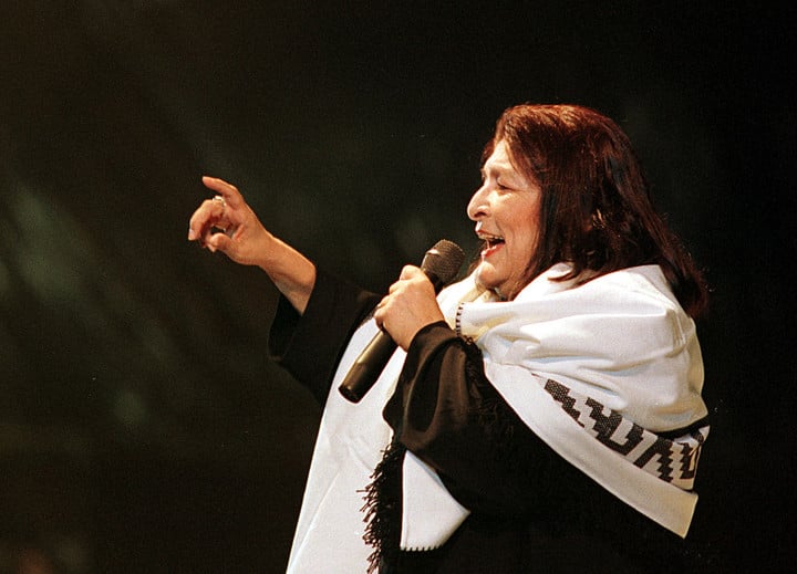 Un día como hoy nace la destacada cantautora argentina Mercedes Sosa