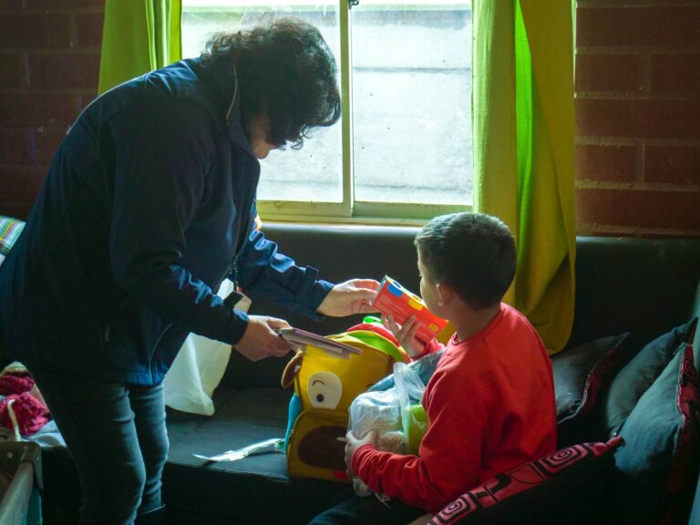 Comunidades del Maule reciben Kit de Emergencia para niños en áreas afectadas por desastre