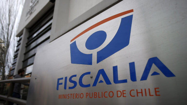 Fiscalía Nacional dice que no hay conflicto de interés en recibir millonarios fondos desde GORES investigados