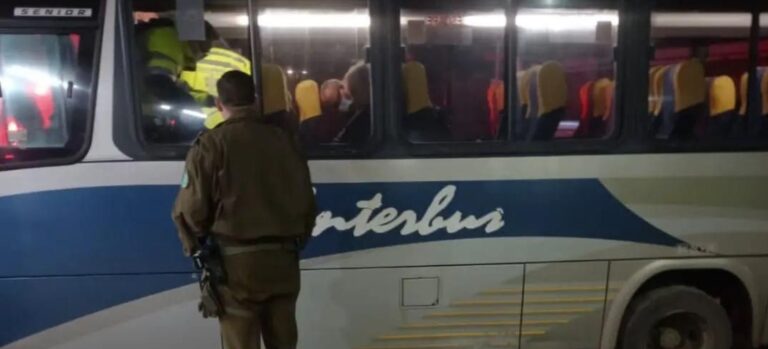 Constitución: hallan cuerpo sin vida de una persona que viajaba en bus interurbano