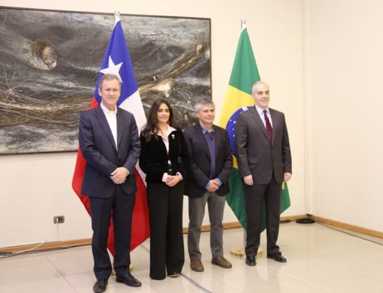 Chile y Brasil acuerdan eliminar cobros extras por roaming internacional