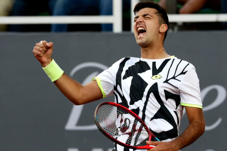 Chillanejo Tomás Barrios obtiene el mejor triunfo de su carrera y avanza a la siguiente ronda de Wimbledon