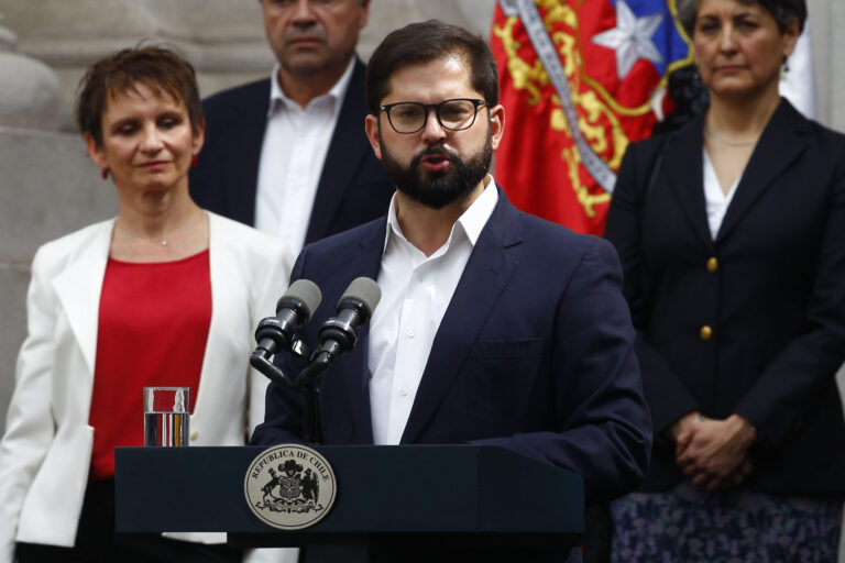 Cambio de gabinete: salen ministros de Educación y Culturas