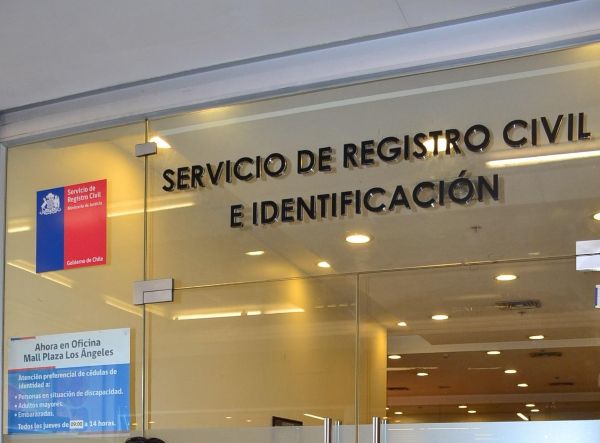Cauquenes: prisión preventiva para exencargada del Regristro Civil