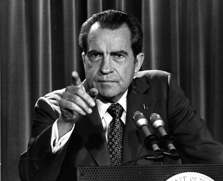 Gobierno estadounidense desclasifica informes diarios de Richard Nixon referentes a chile durante 1973