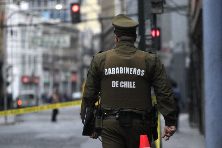 Brutal ataque en La Reina: hombre intentó quemar a su pareja e hijos con lanzallamas casero