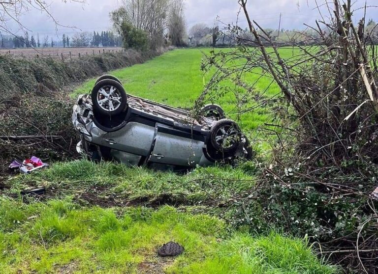 Villa Alegre: fatal accidente tras volcamiento en una zanja