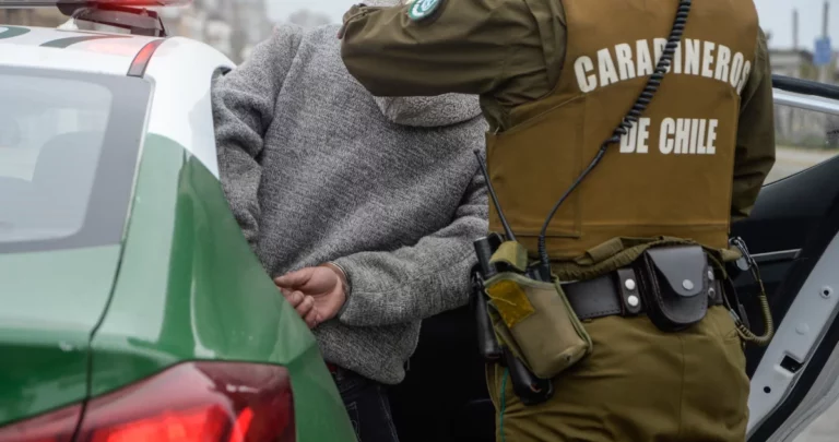 Cauquenes: Carabineros detiene a 4 individuos por robo en locales comerciales 