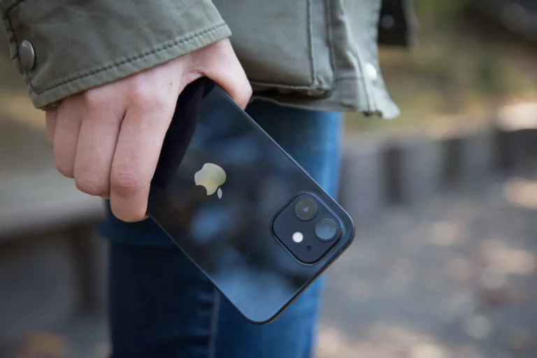 Francia paralizó la venta del iPhone 12 tras detectar altos niveles de radiación