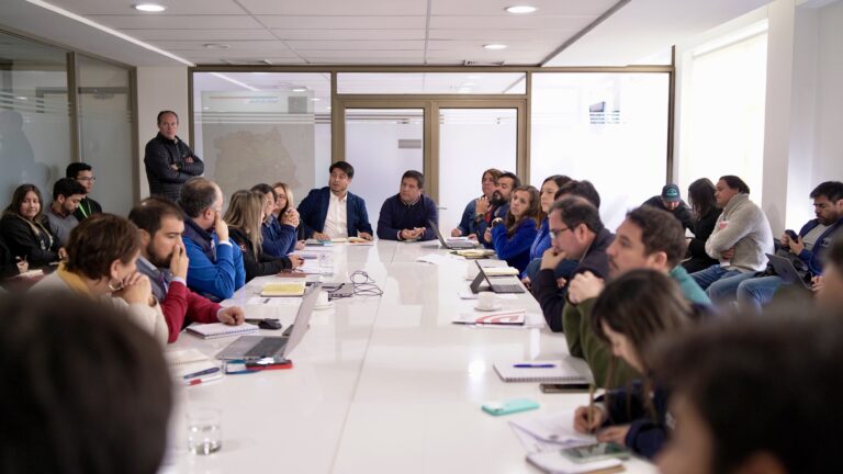 Conforman mesa técnica y de proyección de mejoras para comunas que conforman la Cuenca del Río Mataquito