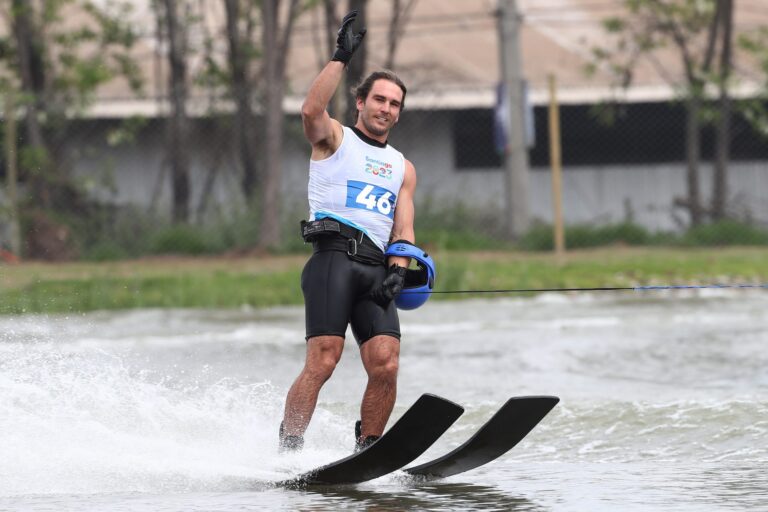 ¡Segundo oro para Chile! Emile Ritter suma una presea dorada con triunfo en el esquí náutico