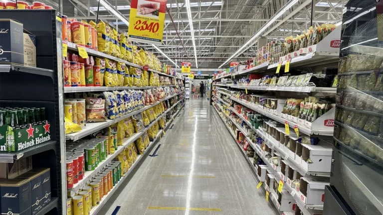 Imacec: actividad económica cayó más de lo esperado