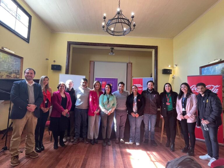 Pelarco: 10 empresas firman compromisos para beneficiar a mujeres de Programa Jefas de Hogar y 4 a 7