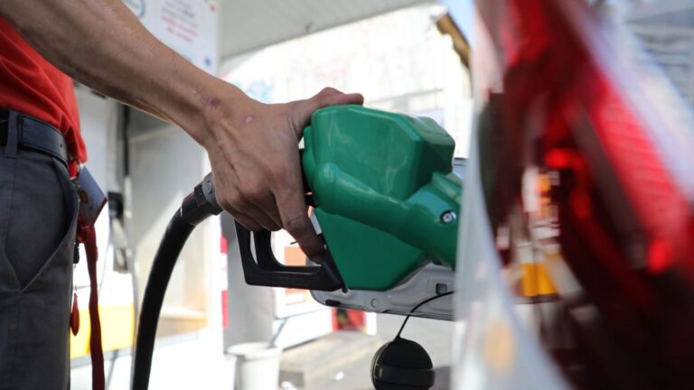 ¡Nueva baja en las bencinas! Conoce los nuevos precios entregados por ENAP