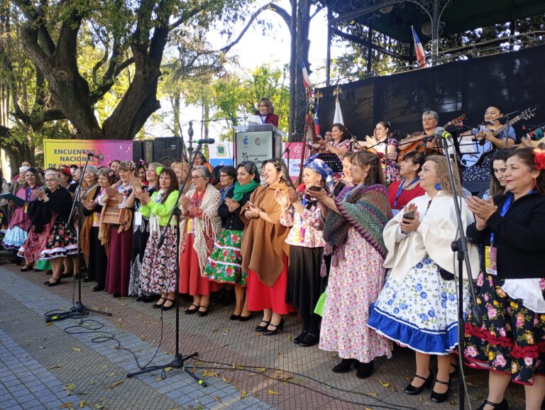 280 años de Curicó: Cantoras de todo Chile celebraron en la Plaza de la comuna