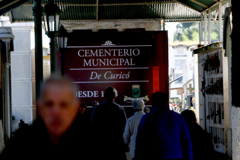 Curicó: Cementerio Municipal recibirá a la comunidad en el Día de Todos Los Santos