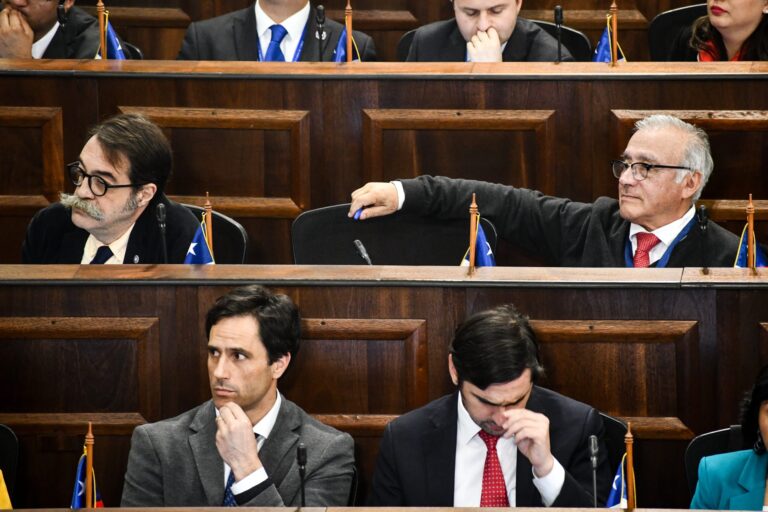 Votantes en contra triplican a los que están a favor de propuesta constitucional