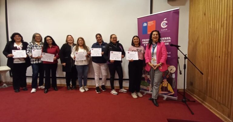 60 curicanas se certifican en derechos sexuales