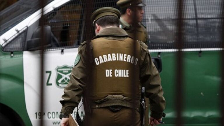 Talca: Individuo que portaba arma blanca es detenido en la Plaza de Armas 