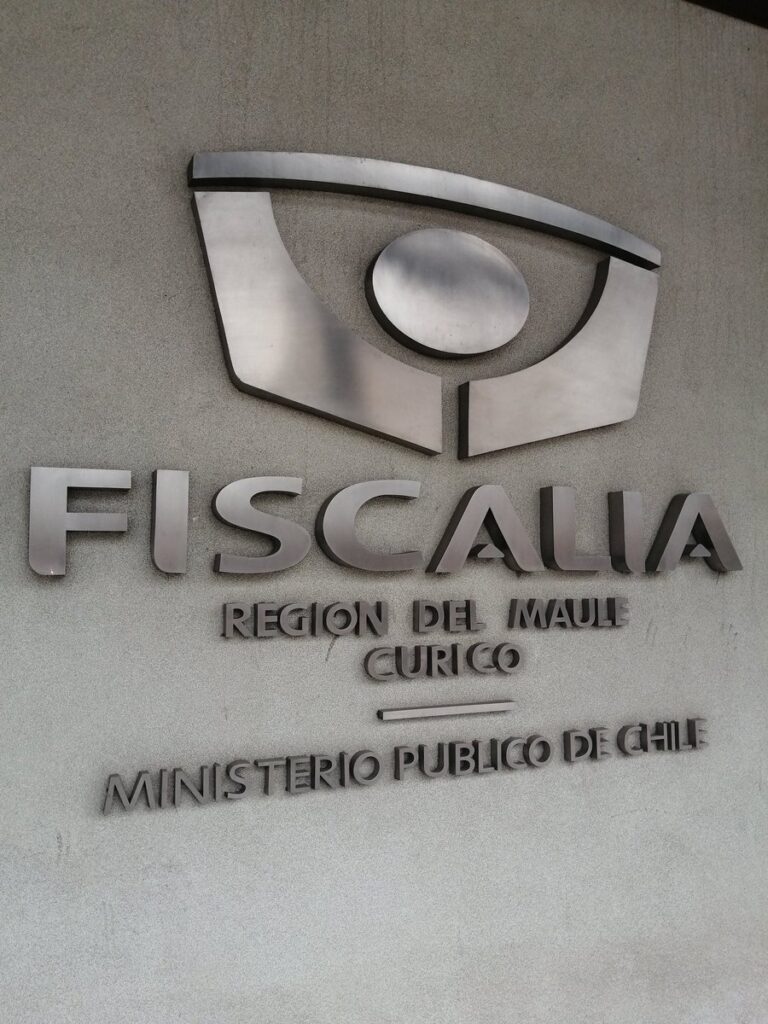 Curicó: a penas siete años de cárcel para hombre que violó y embarazó a su hija de 15 años
