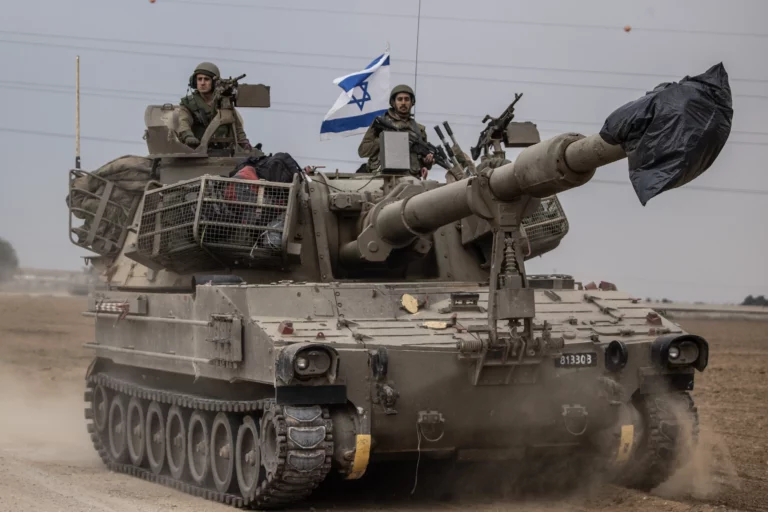 Primer ministro israelí y miembro de la oposición pactan gobierno de emergencia