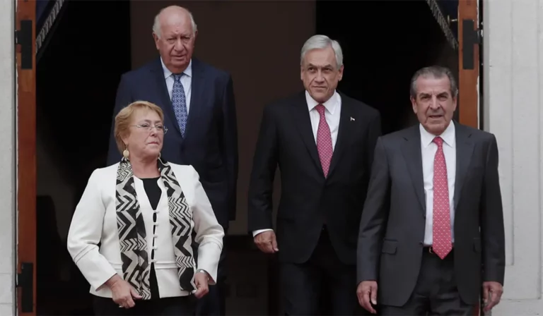 Plebiscito Constitucional: dos ex-presidentes #aFavor y dos #EnContra