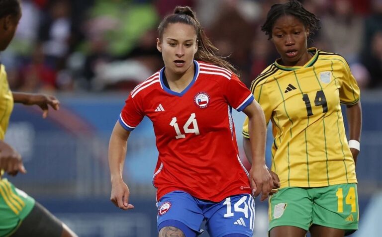 La jugadora talquina Franchesca Caniguán jugará como arquera tras retiro de Tiane Endler