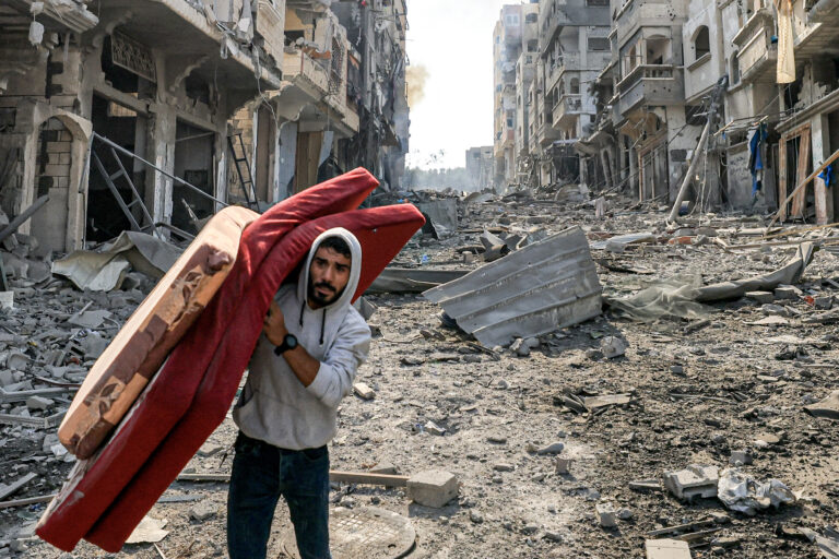 Ataque israelí contra una escuela en Gaza, dejó al menos 25 muertos 