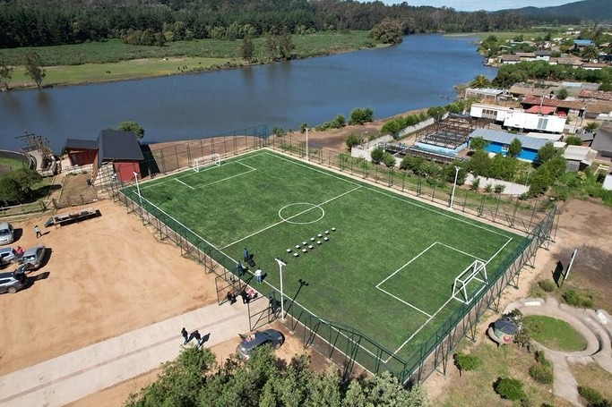 Llico tiene nueva cancha de pasto sintético
